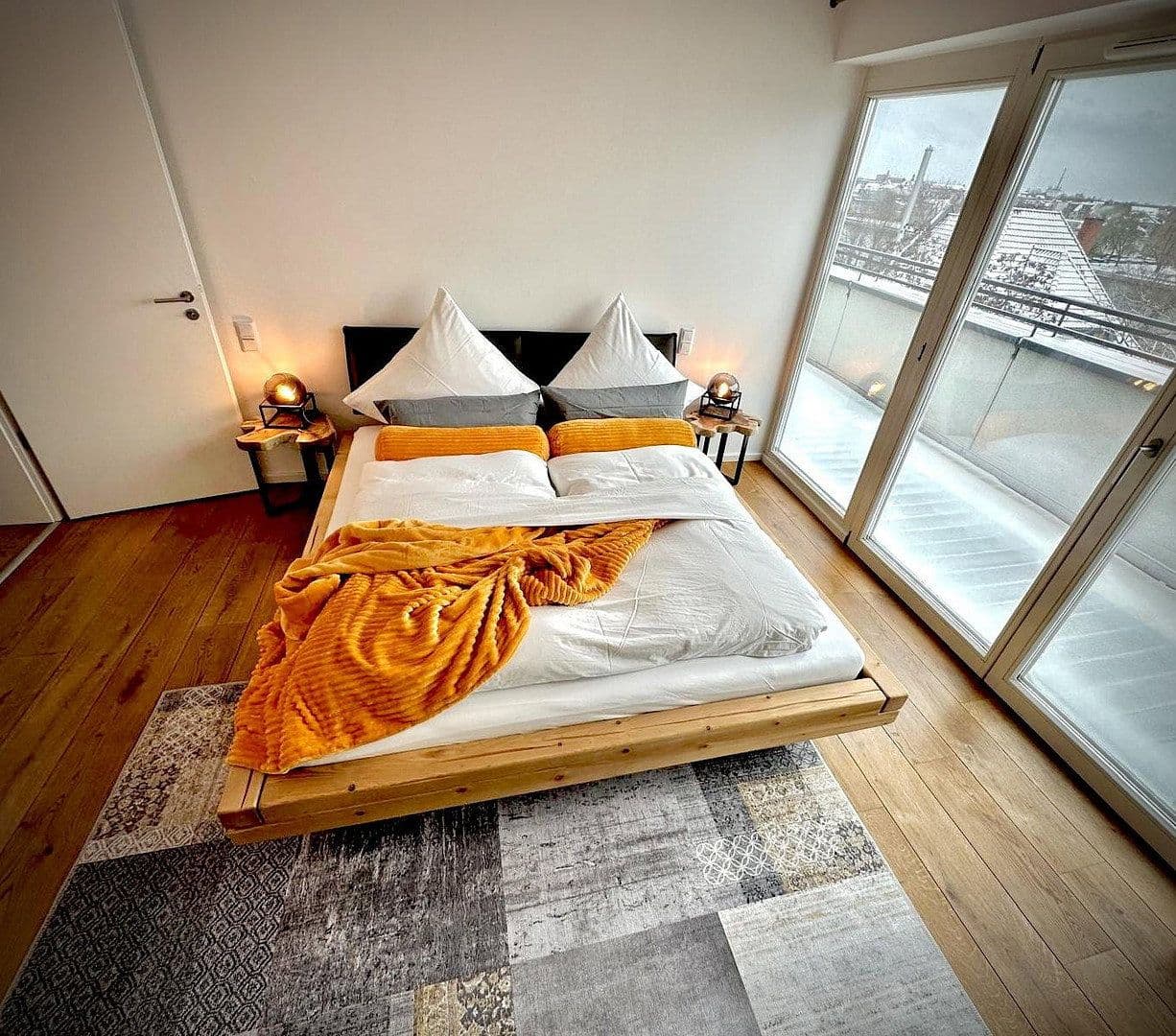 Prodej bytu 3+1 92 m², Gutenbergstr. 33, Berlin, Berlín Prodej bytu 3+1 92 m², Gutenbergstr. 33, Berlin, Berlín