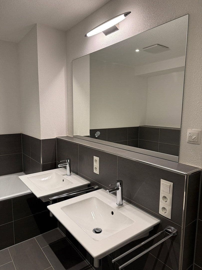 Prodej bytu 3+1 98 m², Stauffenbergallee 28, Montabaur, Porýní-Falc Prodej bytu 3+1 98 m², Stauffenbergallee 28, Montabaur, Porýní-Falc