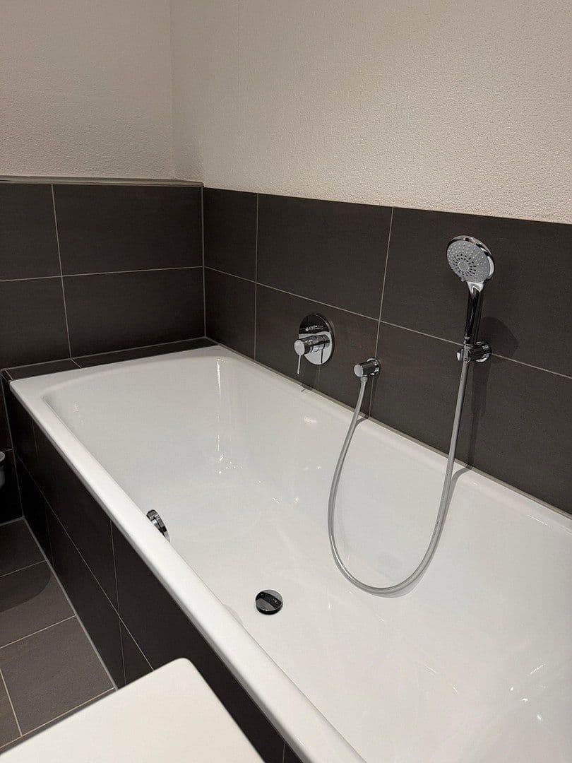 Prodej bytu 3+1 98 m², Stauffenbergallee 28, Montabaur, Porýní-Falc Prodej bytu 3+1 98 m², Stauffenbergallee 28, Montabaur, Porýní-Falc