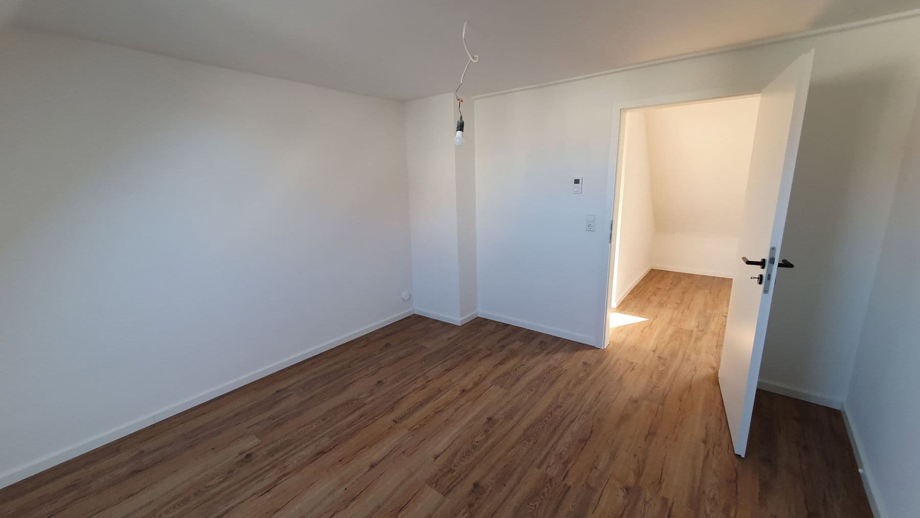 Pronájem bytu 4+1 85 m², Ditzingen, Bádensko-Württembersko Pronájem bytu 4+1 85 m², Ditzingen, Bádensko-Württembersko