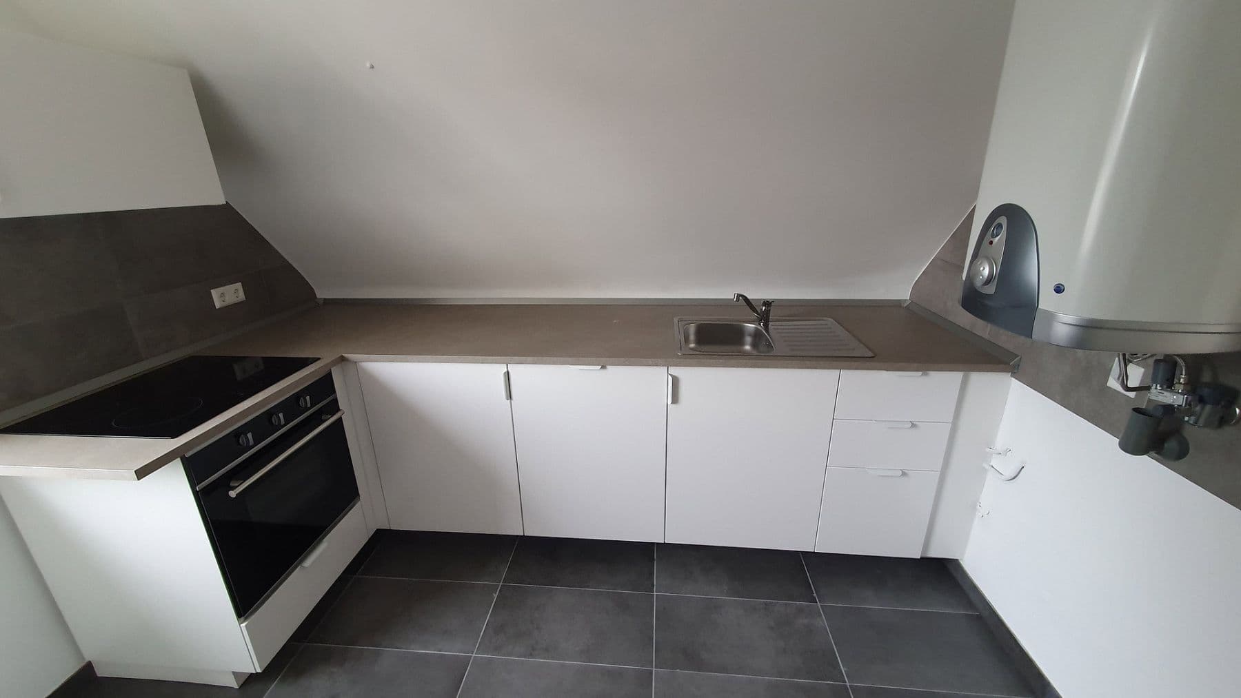 Pronájem bytu 4+1 85 m², Ditzingen, Bádensko-Württembersko Pronájem bytu 4+1 85 m², Ditzingen, Bádensko-Württembersko