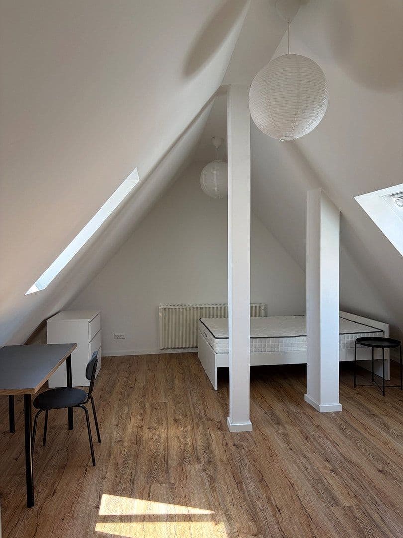 Pronájem bytu 4+1 85 m², Ditzingen, Bádensko-Württembersko Pronájem bytu 4+1 85 m², Ditzingen, Bádensko-Württembersko