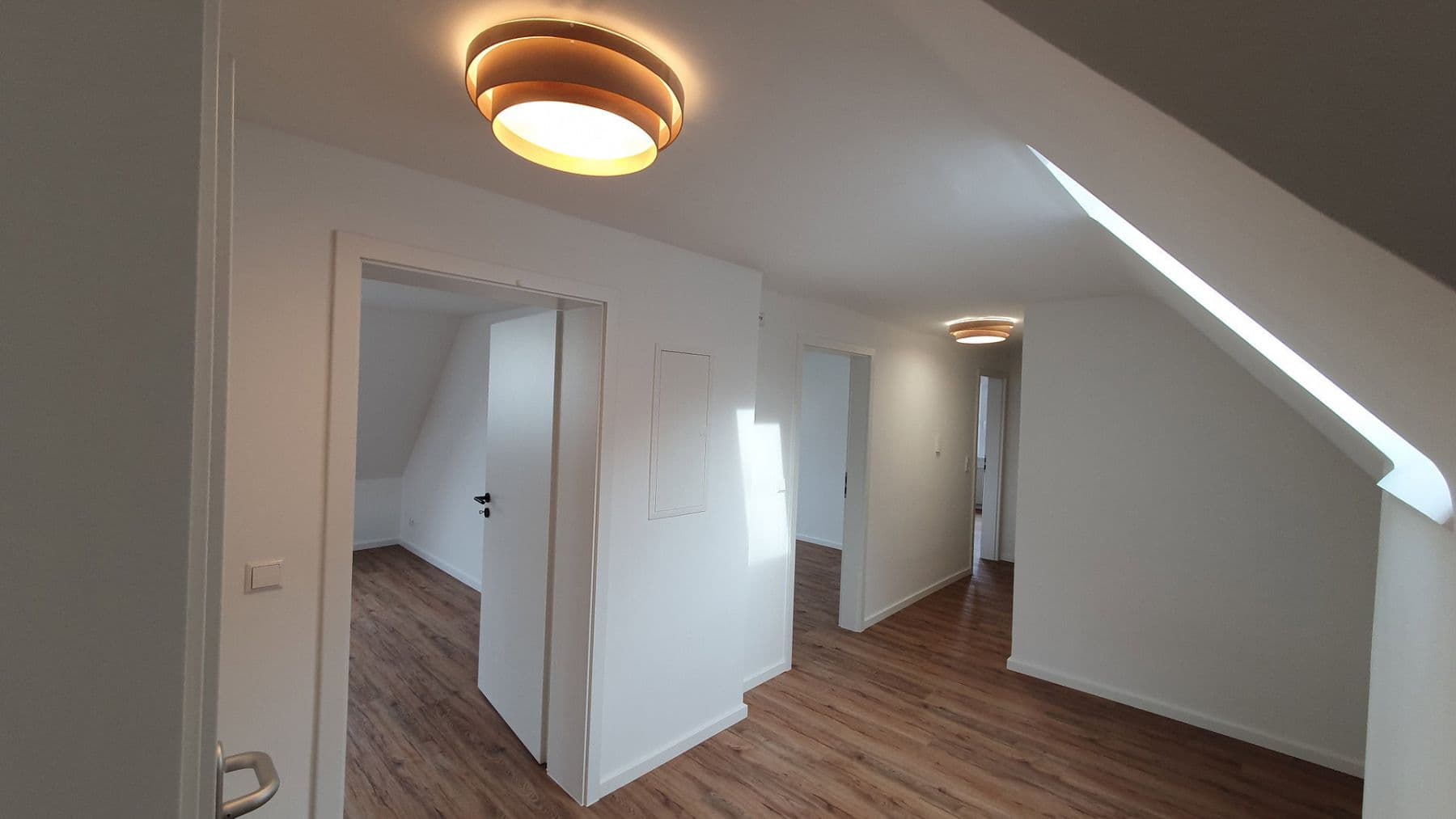 Pronájem bytu 4+1 85 m², Ditzingen, Bádensko-Württembersko Pronájem bytu 4+1 85 m², Ditzingen, Bádensko-Württembersko