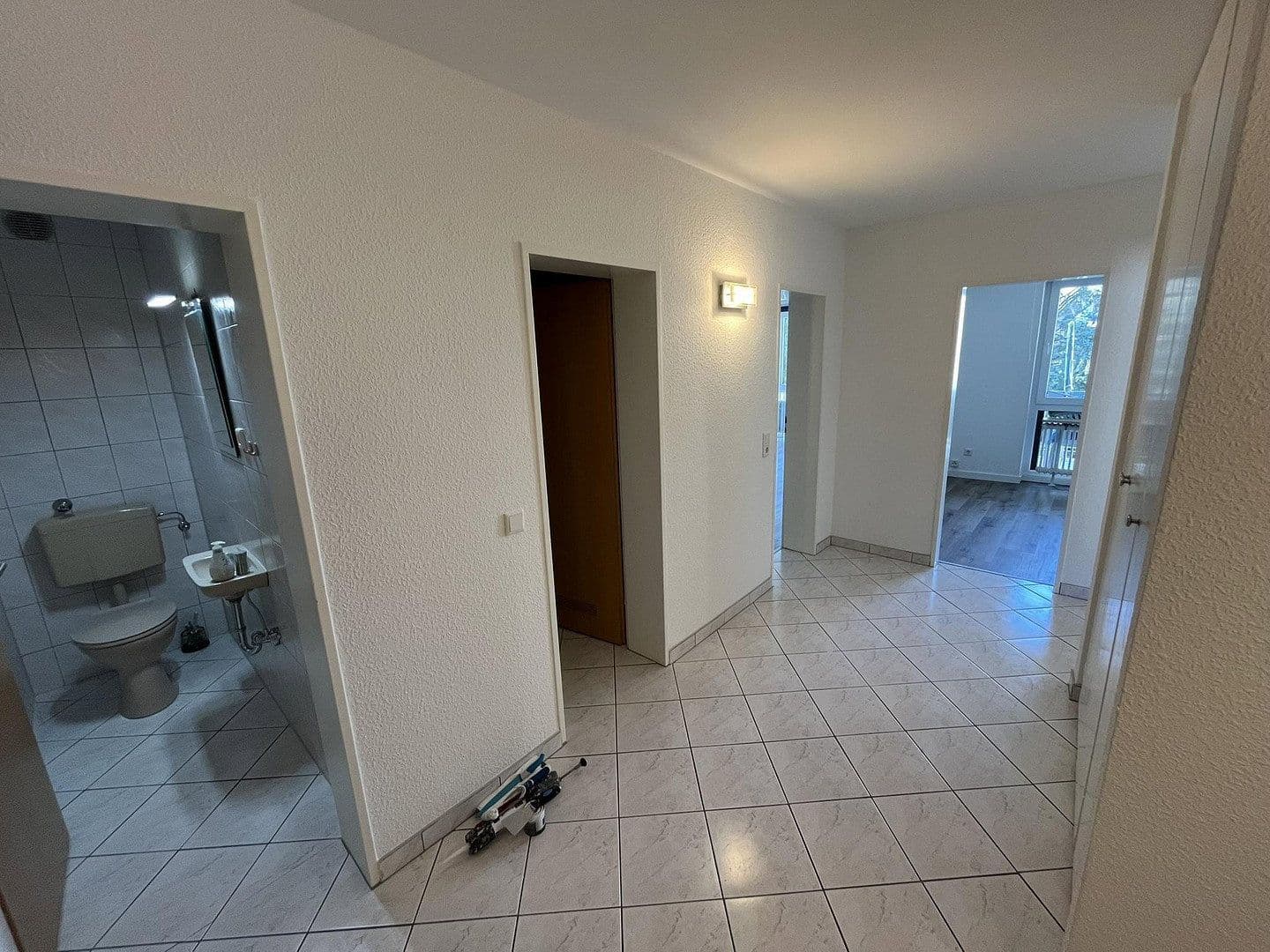 Pronájem bytu 3+1 95 m², Alter Kirchweg 6, Langenfeld (Rheinland), Severní Porýní-Vestfálsko Pronájem bytu 3+1 95 m², Alter Kirchweg 6, Langenfeld (Rheinland), Severní Porýní-Vestfálsko