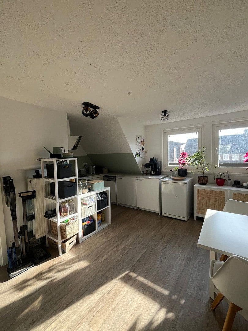 Pronájem bytu 2+kk 49 m², Marconistr. 33, Stuttgart, Bádensko-Württembersko Pronájem bytu 2+kk 49 m², Marconistr. 33, Stuttgart, Bádensko-Württembersko
