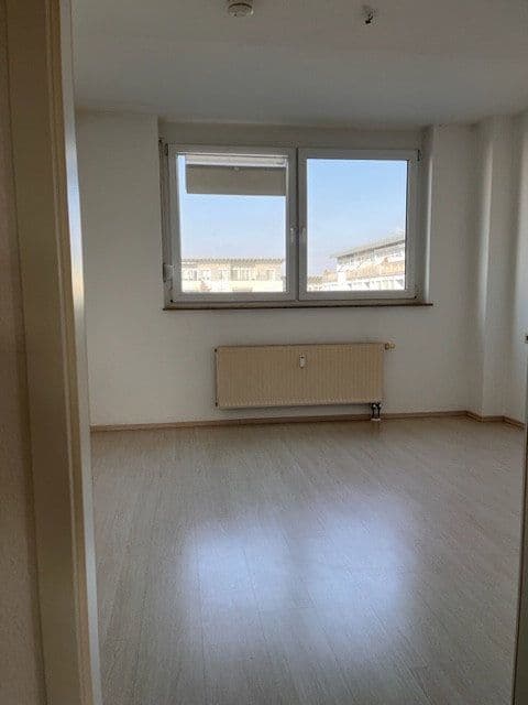 Pronájem bytu 3+1 82 m², Kastanienallee 17, Ludwigsburg, Bádensko-Württembersko Pronájem bytu 3+1 82 m², Kastanienallee 17, Ludwigsburg, Bádensko-Württembersko