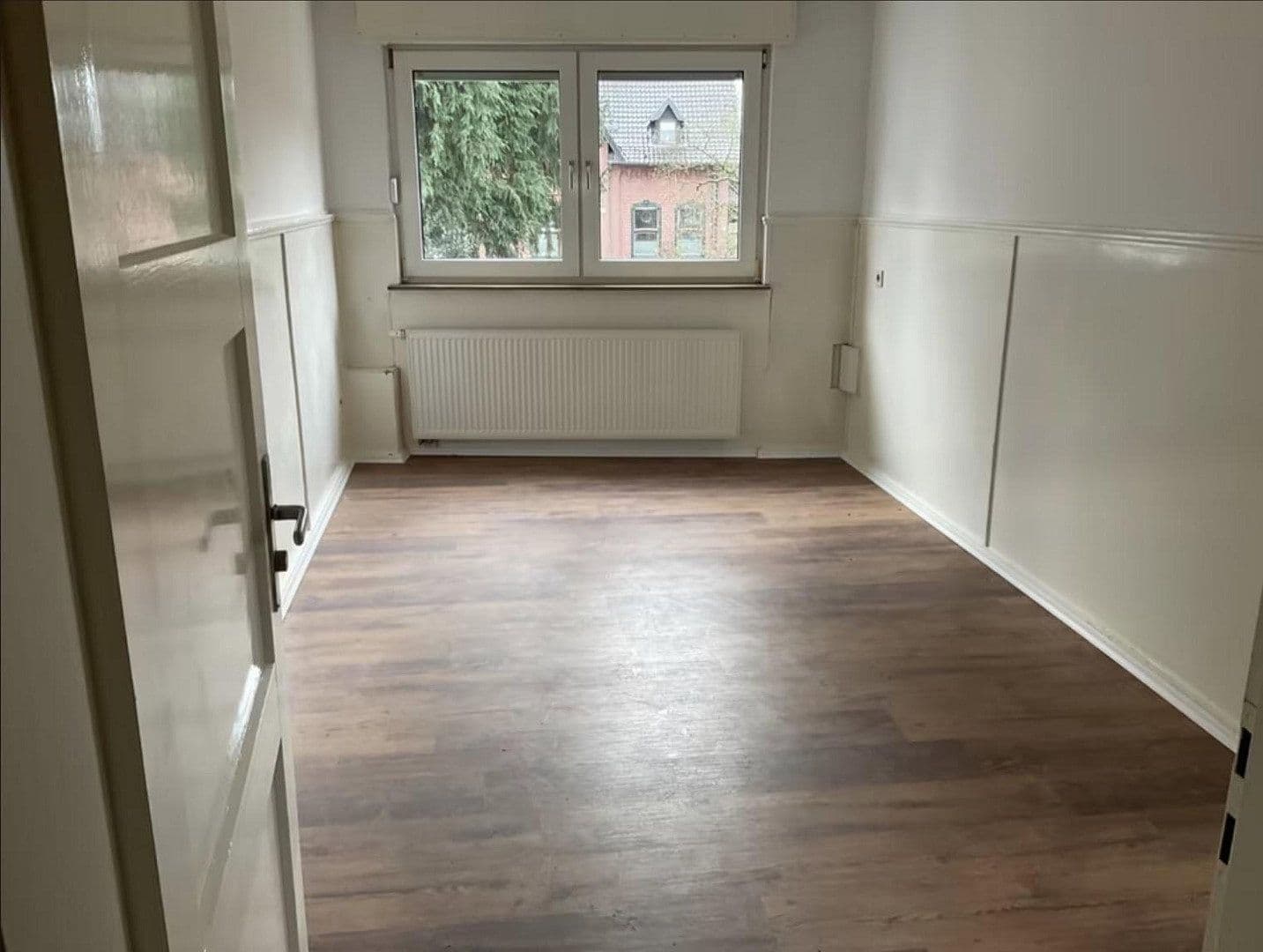 Pronájem nebytového prostoru 330 m², Tönisvorst, Severní Porýní-Vestfálsko Pronájem nebytového prostoru 330 m², Tönisvorst, Severní Porýní-Vestfálsko
