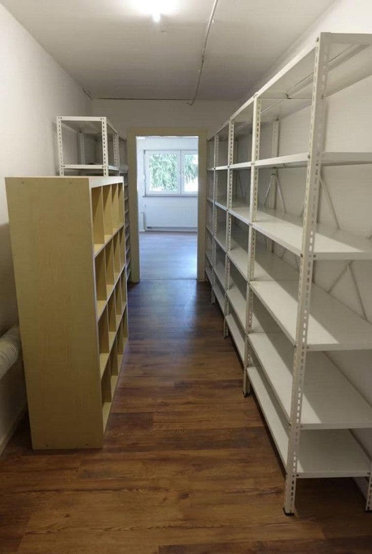 Pronájem nebytového prostoru 330 m², Tönisvorst, Severní Porýní-Vestfálsko Pronájem nebytového prostoru 330 m², Tönisvorst, Severní Porýní-Vestfálsko