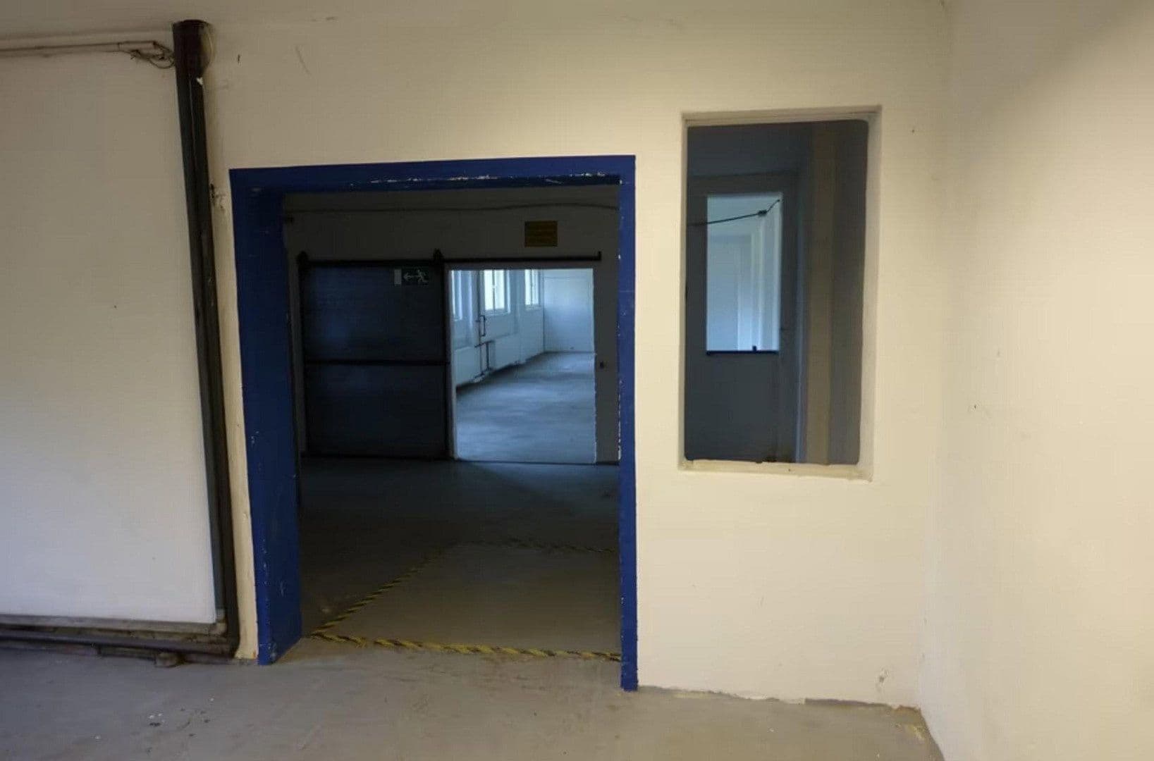 Pronájem nebytového prostoru 330 m², Tönisvorst, Severní Porýní-Vestfálsko Pronájem nebytového prostoru 330 m², Tönisvorst, Severní Porýní-Vestfálsko