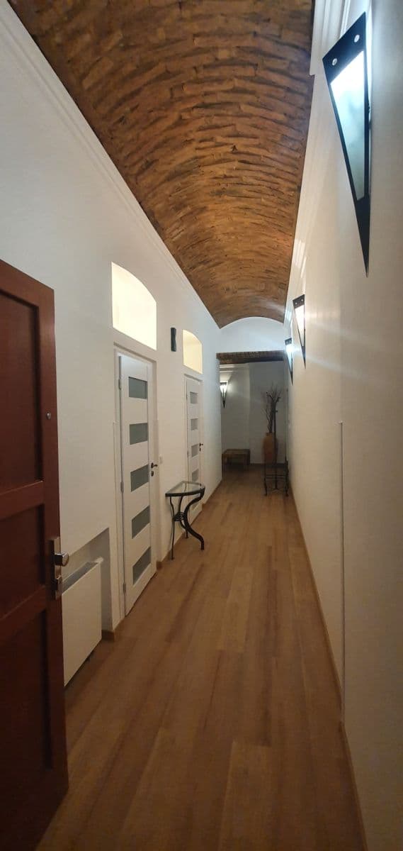 Prodej bytu 2+kk 56 m², Umělecká, Praha, Praha Prodej bytu 2+kk 56 m², Umělecká, Praha, Praha
