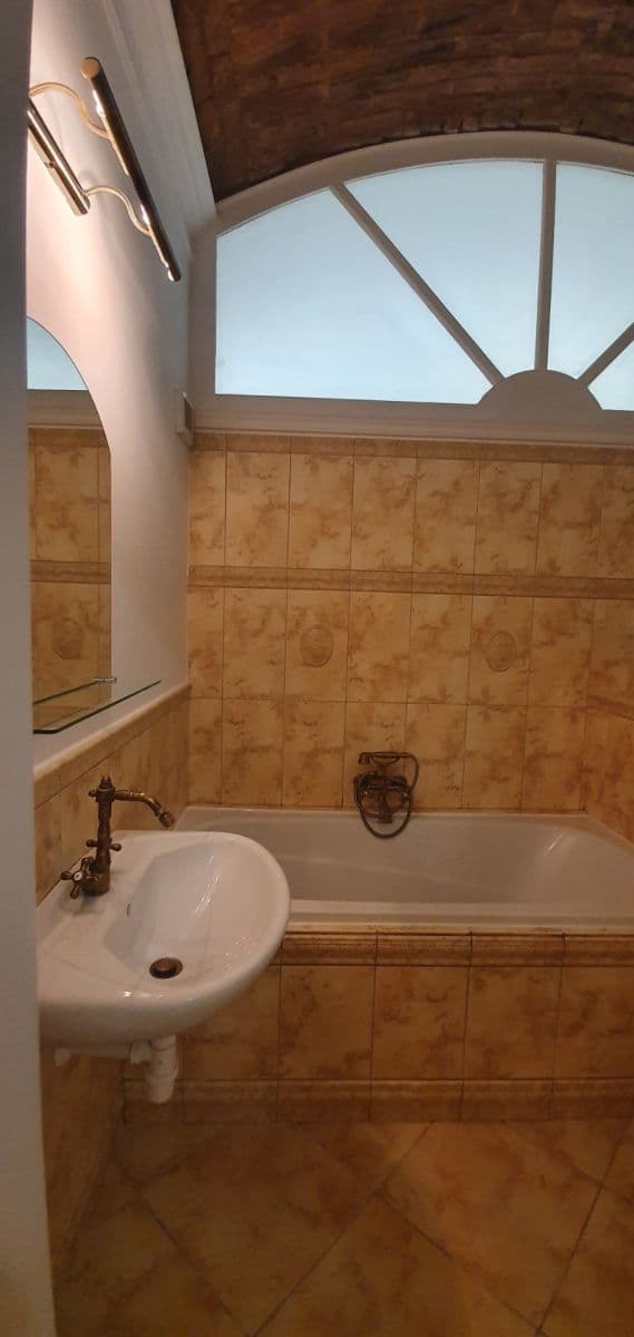 Prodej bytu 2+kk 56 m², Umělecká, Praha, Praha Prodej bytu 2+kk 56 m², Umělecká, Praha, Praha