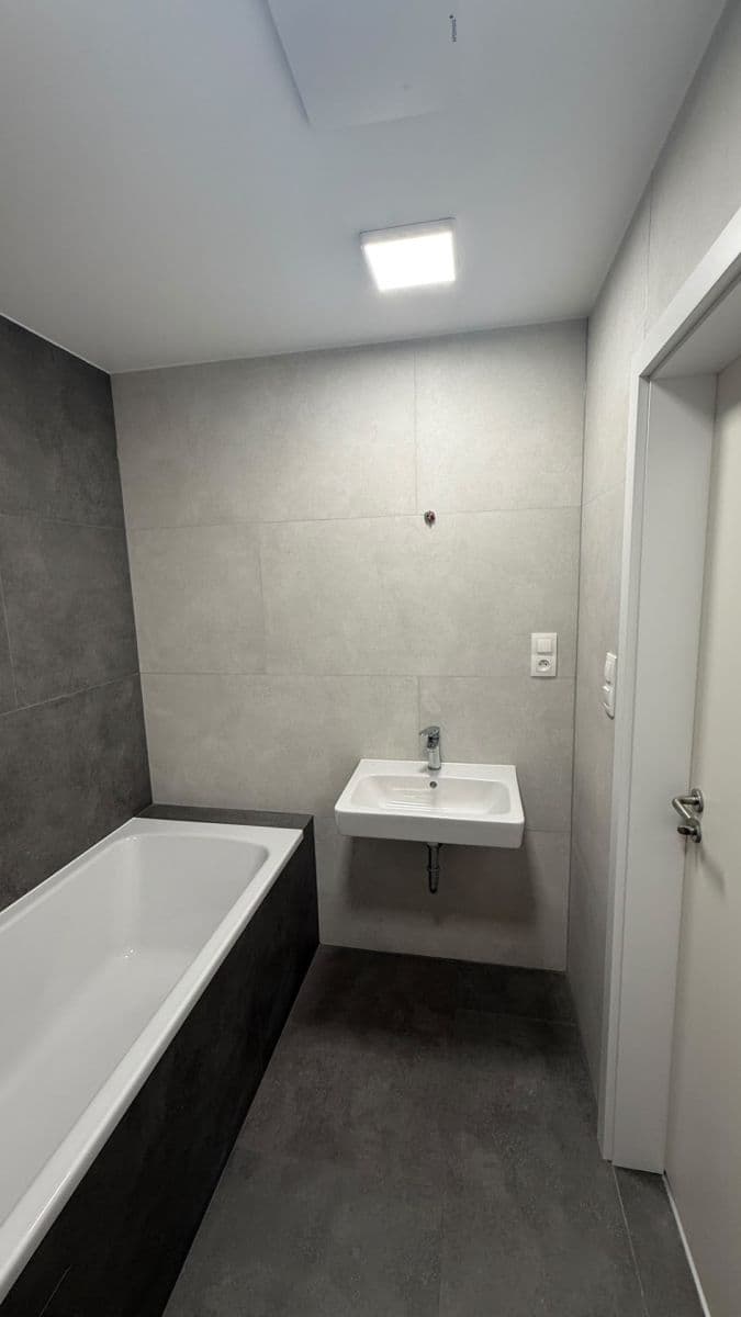 Pronájem bytu 3+kk 76 m², Ke stadionu, Kladno, Středočeský kraj Pronájem bytu 3+kk 76 m², Ke stadionu, Kladno, Středočeský kraj