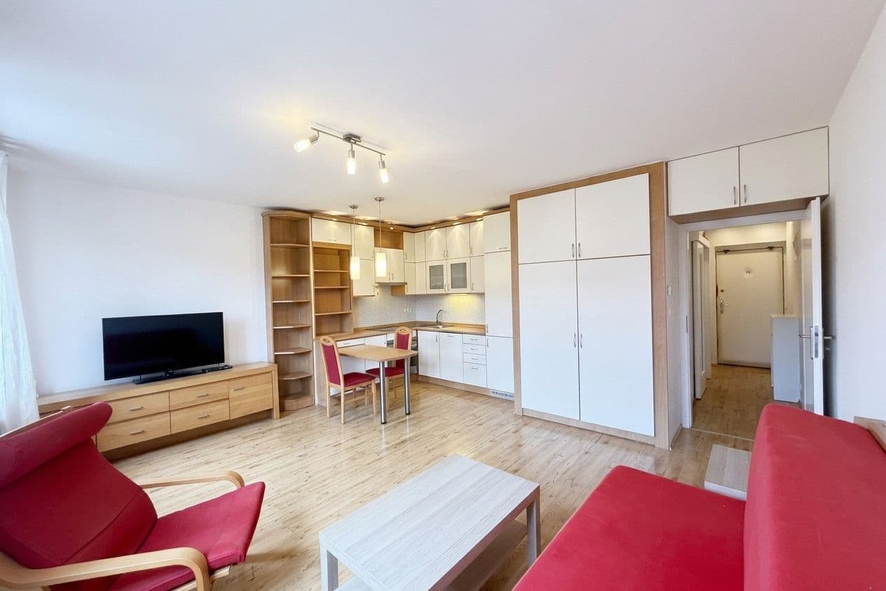 Prodej bytu 1+kk 32 m², Mezi Domy, Jesenice, Středočeský kraj Prodej bytu 1+kk 32 m², Mezi Domy, Jesenice, Středočeský kraj