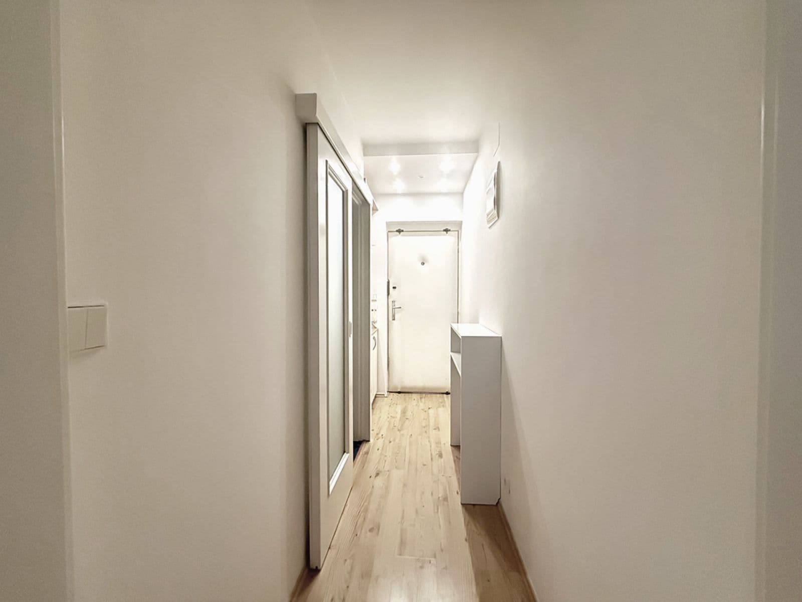 Prodej bytu 1+kk 32 m², Mezi Domy, Jesenice, Středočeský kraj Prodej bytu 1+kk 32 m², Mezi Domy, Jesenice, Středočeský kraj