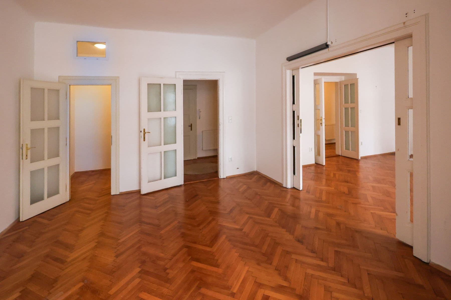 Pronájem bytu 2+1 110 m², Na Hutích, Praha, Praha Pronájem bytu 2+1 110 m², Na Hutích, Praha, Praha