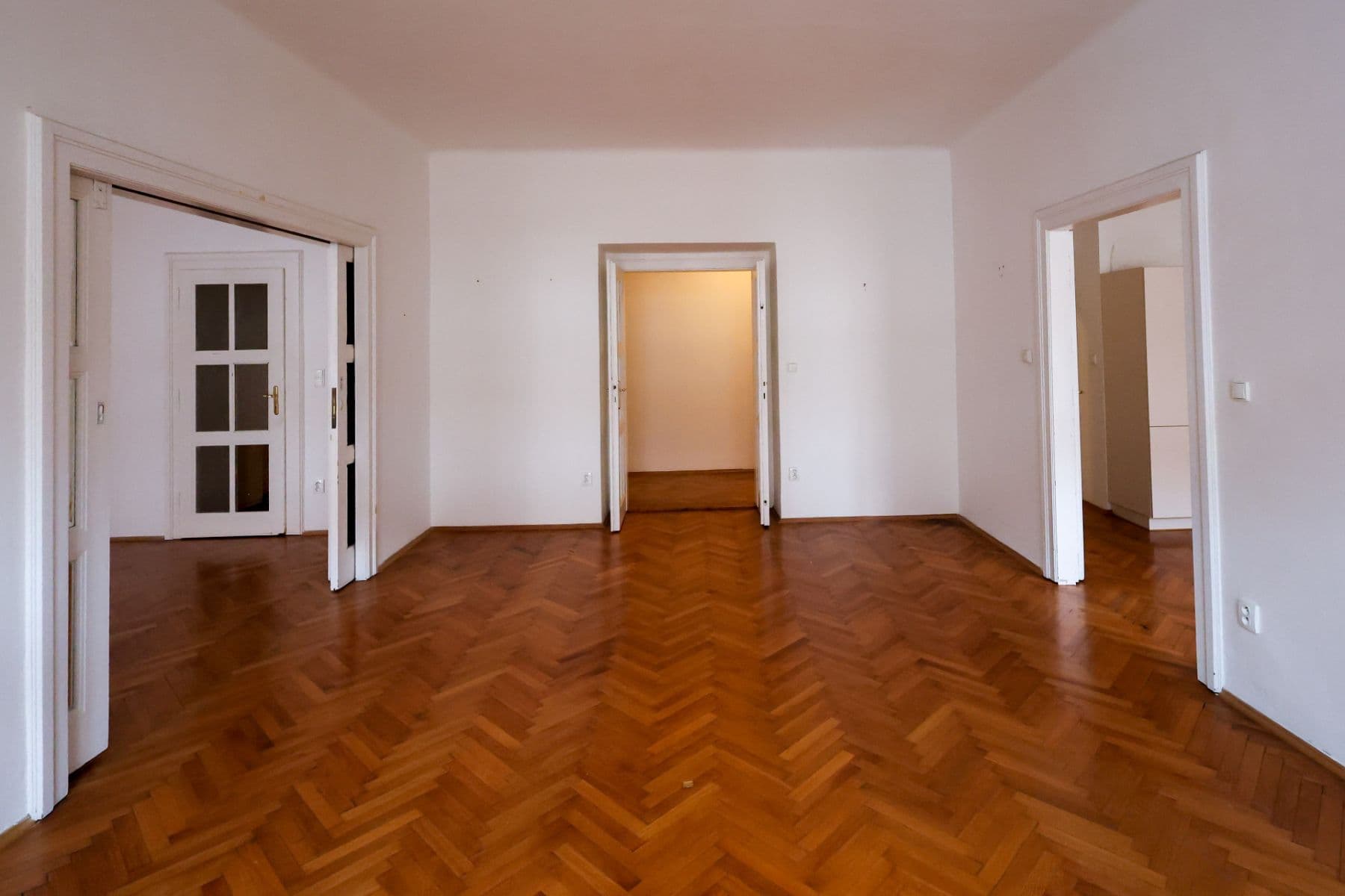Pronájem bytu 2+1 110 m², Na Hutích, Praha, Praha Pronájem bytu 2+1 110 m², Na Hutích, Praha, Praha