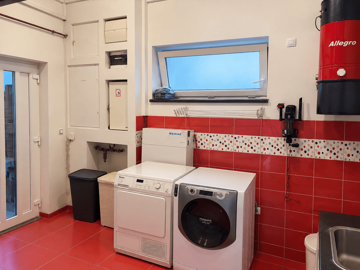 Pronájem domu 290 m², pozemek 1.400 m², Na Vyhlídce, Králův Dvůr, Středočeský kraj Pronájem domu 290 m², pozemek 1.400 m², Na Vyhlídce, Králův Dvůr, Středočeský kraj