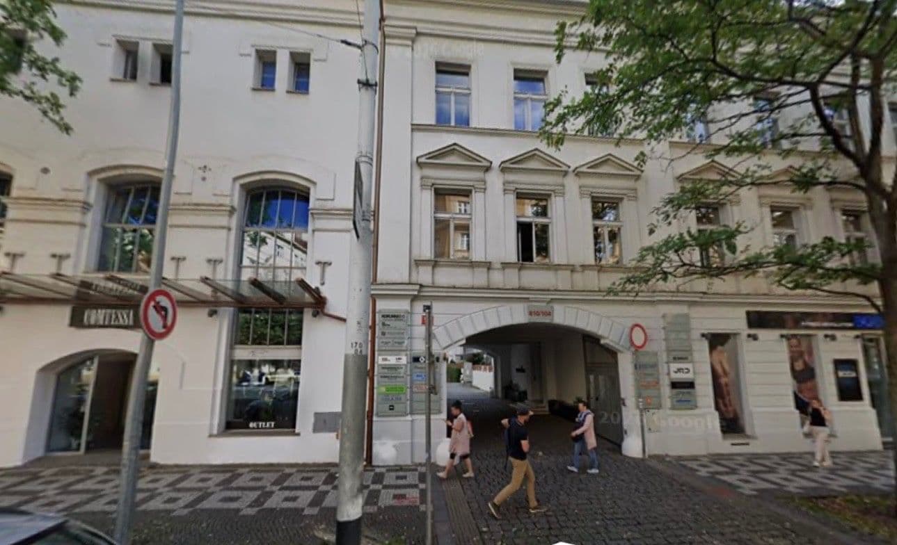 Pronájem garáže 13 m², Korunní, Praha, Praha Pronájem garáže 13 m², Korunní, Praha, Praha