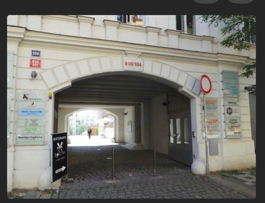Pronájem garáže 13 m², Korunní, Praha, Praha Pronájem garáže 13 m², Korunní, Praha, Praha