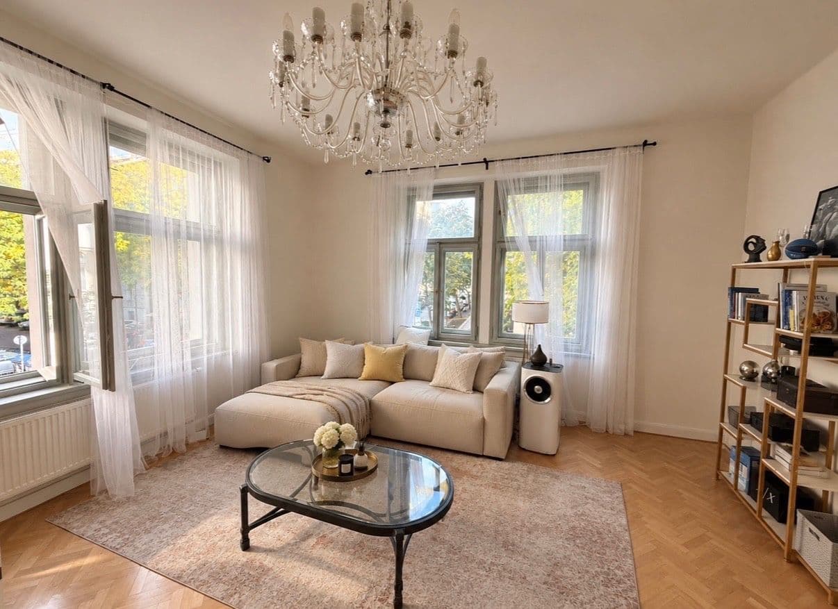 Pronájem bytu 2+1 81 m², Velehradská, Praha, Praha Pronájem bytu 2+1 81 m², Velehradská, Praha, Praha