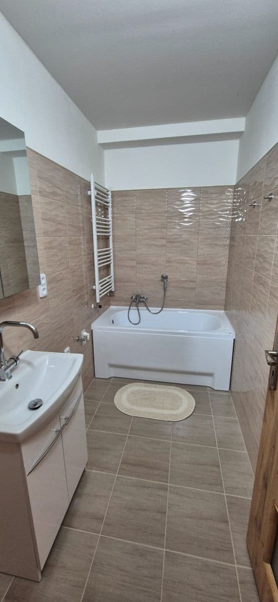 Pronájem bytu 3+1 76 m², Husova, Nejdek, Karlovarský kraj Pronájem bytu 3+1 76 m², Husova, Nejdek, Karlovarský kraj