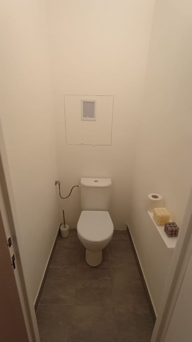 Pronájem bytu 1+1 38 m², Edvarda Beneše, Opava, Moravskoslezský kraj Pronájem bytu 1+1 38 m², Edvarda Beneše, Opava, Moravskoslezský kraj