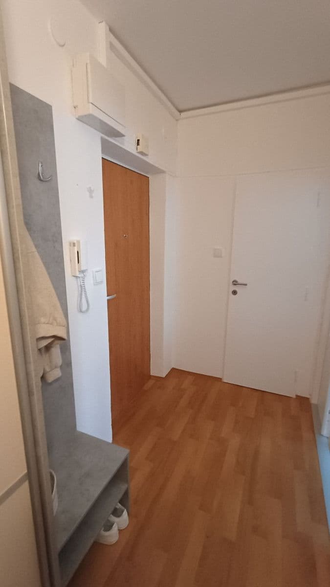 Pronájem bytu 1+1 38 m², Edvarda Beneše, Opava, Moravskoslezský kraj Pronájem bytu 1+1 38 m², Edvarda Beneše, Opava, Moravskoslezský kraj