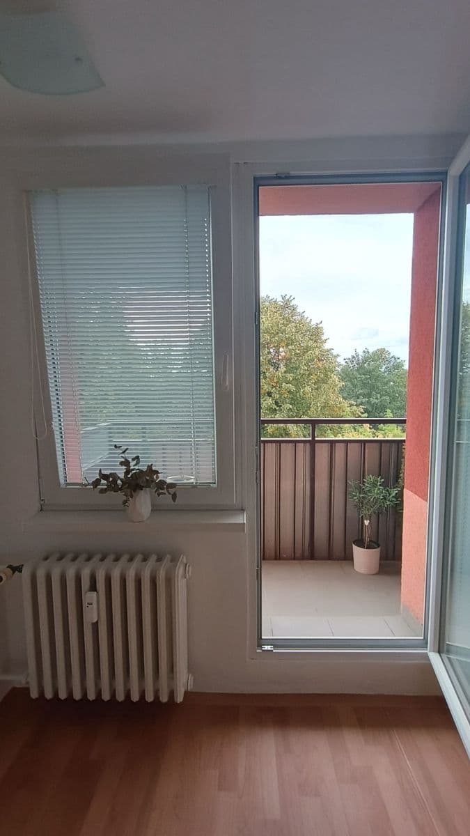 Pronájem bytu 1+1 38 m², Edvarda Beneše, Opava, Moravskoslezský kraj Pronájem bytu 1+1 38 m², Edvarda Beneše, Opava, Moravskoslezský kraj