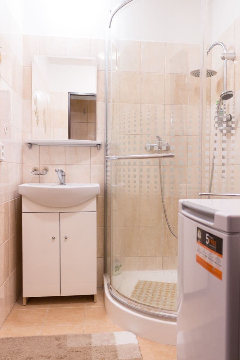 Prodej bytu 2+1 58 m², nábřeží Závodu míru, Pardubice, Pardubický kraj Prodej bytu 2+1 58 m², nábřeží Závodu míru, Pardubice, Pardubický kraj
