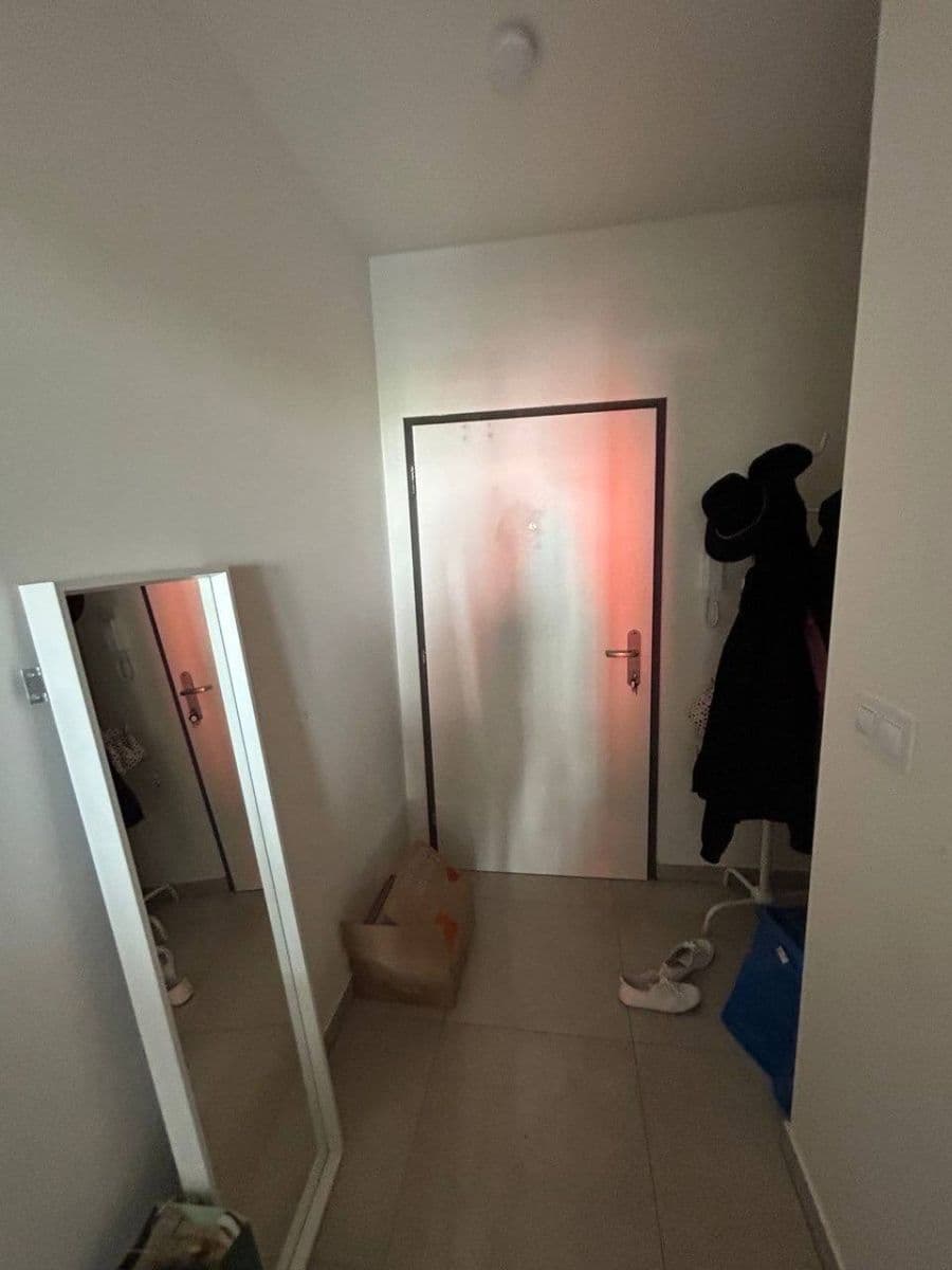 Pronájem bytu 1+kk 36 m², Choceradská, Praha, Praha Pronájem bytu 1+kk 36 m², Choceradská, Praha, Praha