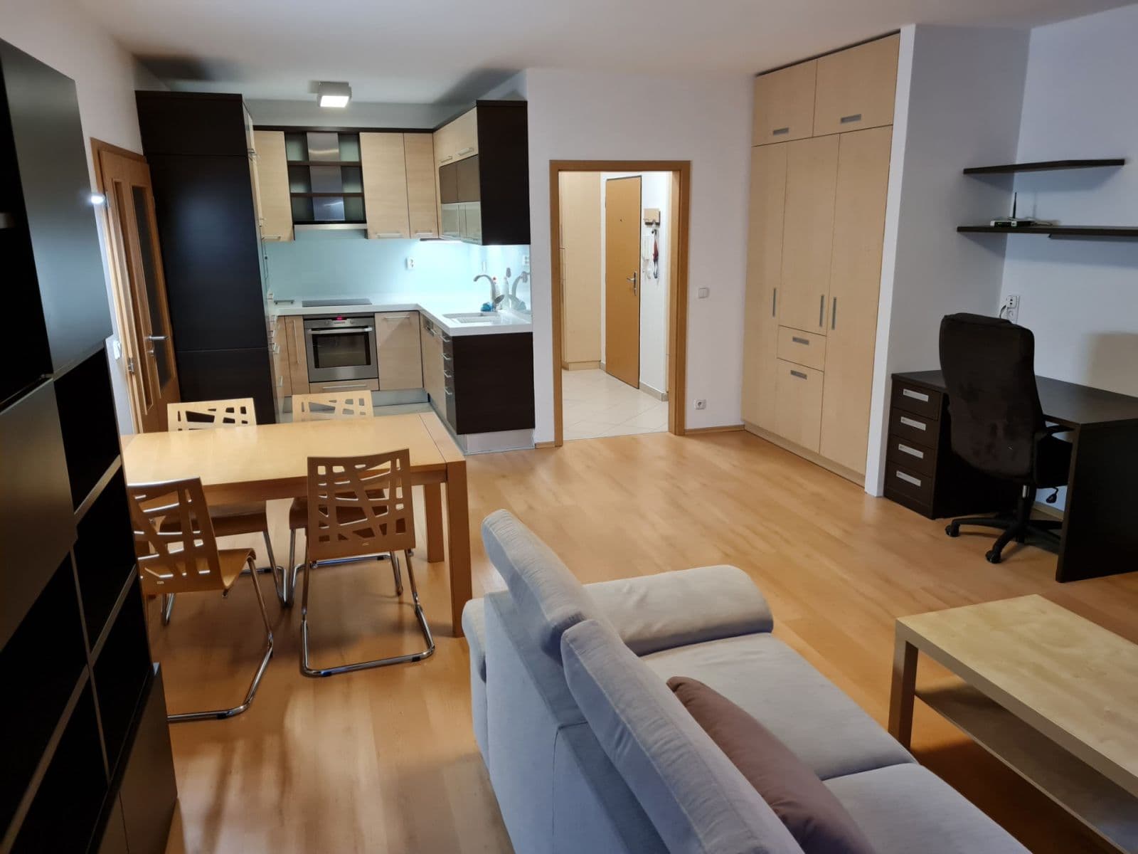 Pronájem bytu 3+kk 84 m², Jana Přibíka, Praha, Praha Pronájem bytu 3+kk 84 m², Jana Přibíka, Praha, Praha