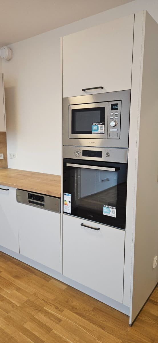 Pronájem bytu 2+kk 50 m², Lesík, Kladno, Středočeský kraj Pronájem bytu 2+kk 50 m², Lesík, Kladno, Středočeský kraj