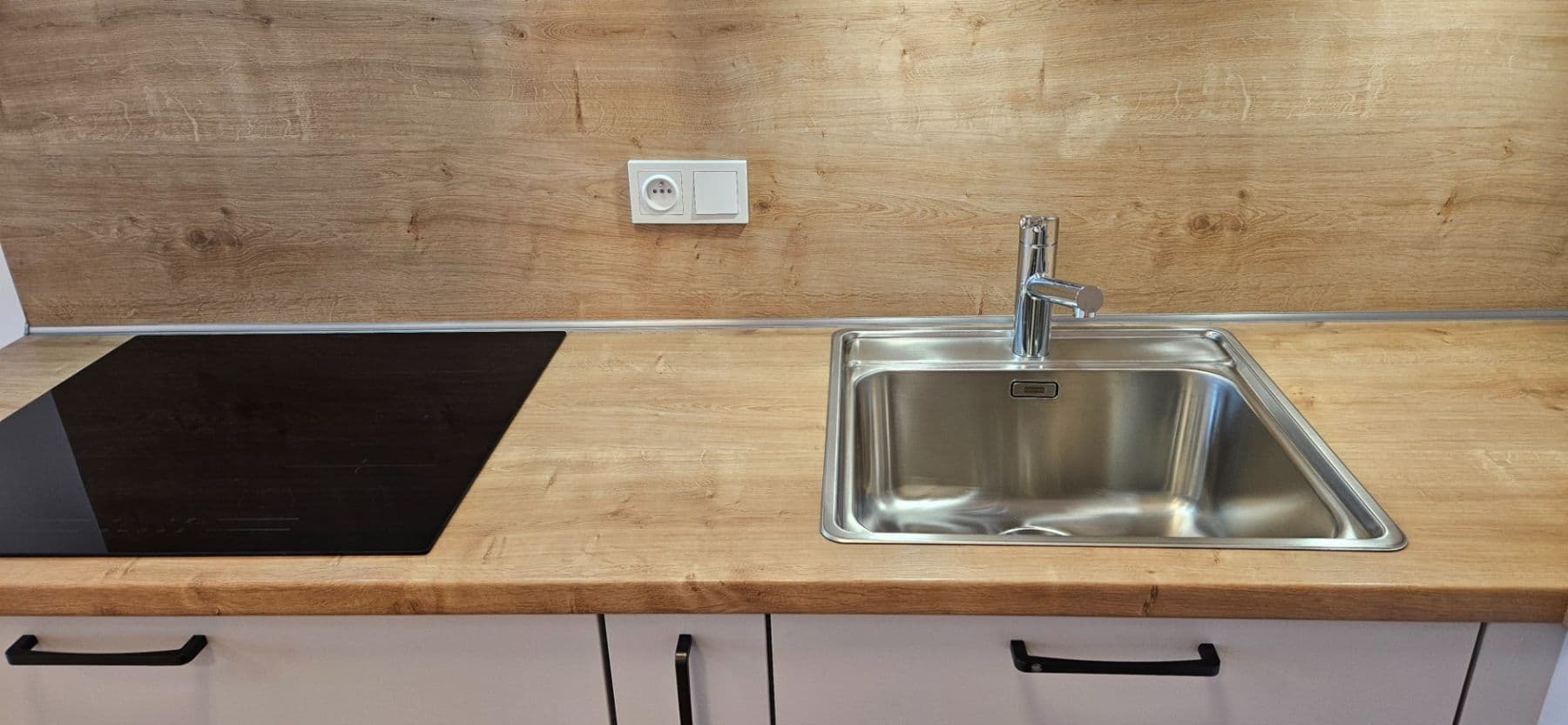 Pronájem bytu 2+kk 50 m², Lesík, Kladno, Středočeský kraj Pronájem bytu 2+kk 50 m², Lesík, Kladno, Středočeský kraj