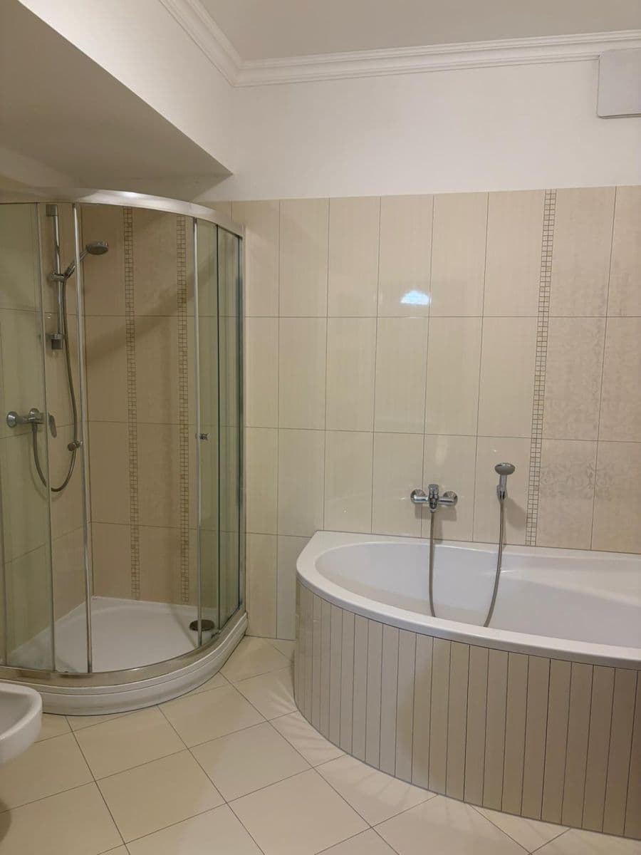 Pronájem bytu 3+kk 80 m², Moravská, Karlovy Vary, Karlovarský kraj Pronájem bytu 3+kk 80 m², Moravská, Karlovy Vary, Karlovarský kraj