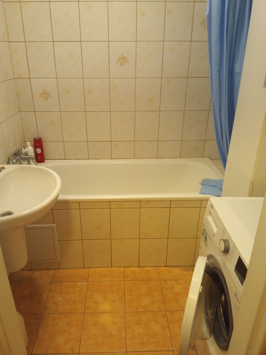 Pronájem bytu 4+1 71 m², U Pentlovky, Praha, Praha Pronájem bytu 4+1 71 m², U Pentlovky, Praha, Praha