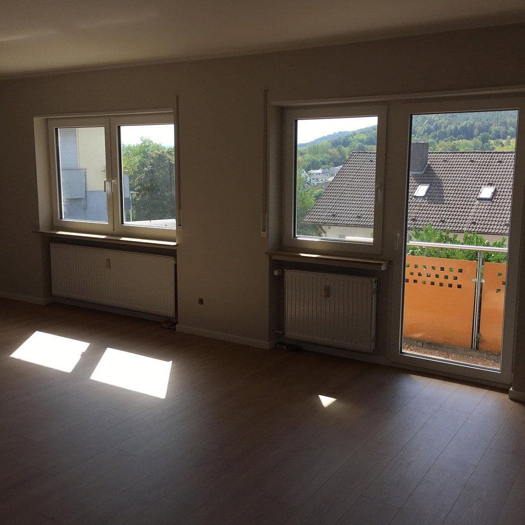 Pronájem bytu 3+1 86 m², Laudenbach, Bavorsko Pronájem bytu 3+1 86 m², Laudenbach, Bavorsko
