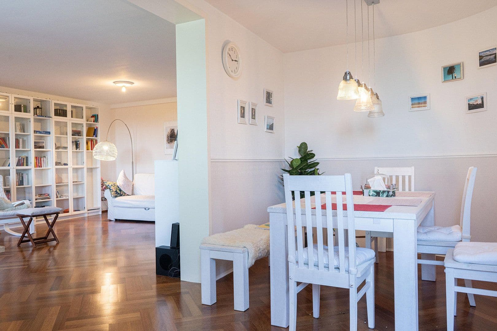 Prodej bytu 4+kk 127 m², Düsseldorf, Severní Porýní-Vestfálsko Prodej bytu 4+kk 127 m², Düsseldorf, Severní Porýní-Vestfálsko