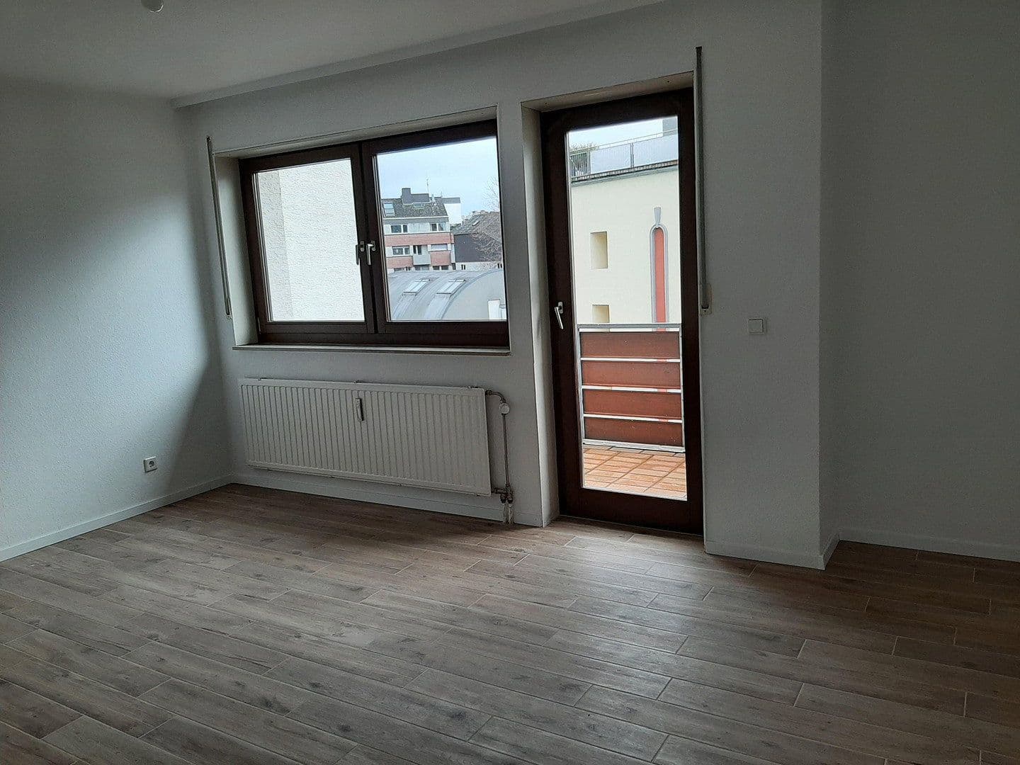 Pronájem bytu 2+1 54 m², Rathenaustr. 24B, Offenbach, Hessen Pronájem bytu 2+1 54 m², Rathenaustr. 24B, Offenbach, Hessen