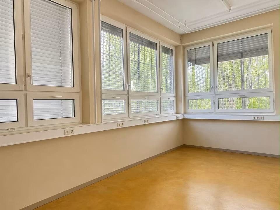 Pronájem nebytového prostoru 450 m², Kornbühlstr. 102, Burladingen, Bádensko-Württembersko Pronájem nebytového prostoru 450 m², Kornbühlstr. 102, Burladingen, Bádensko-Württembersko