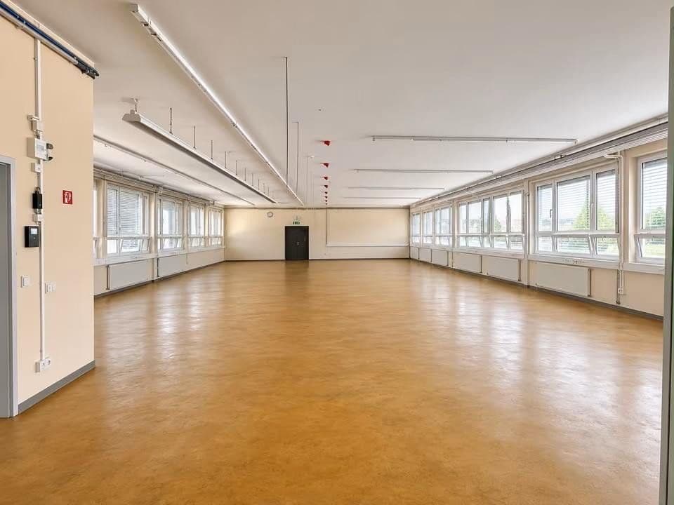 Pronájem nebytového prostoru 450 m², Kornbühlstr. 102, Burladingen, Bádensko-Württembersko Pronájem nebytového prostoru 450 m², Kornbühlstr. 102, Burladingen, Bádensko-Württembersko