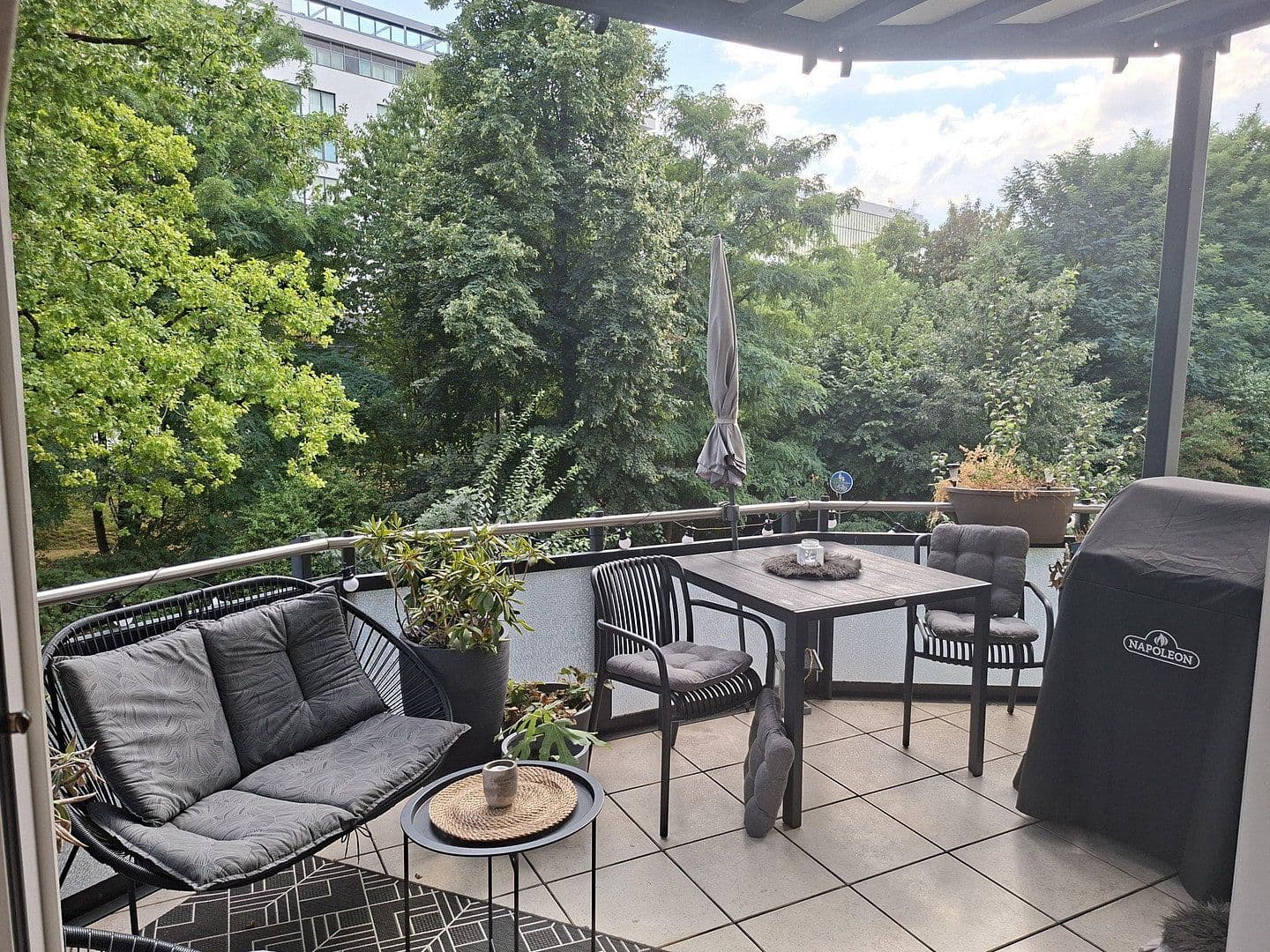 Pronájem bytu 3+1 95 m², Weyerstr. 2, Essen, Severní Porýní-Vestfálsko Pronájem bytu 3+1 95 m², Weyerstr. 2, Essen, Severní Porýní-Vestfálsko