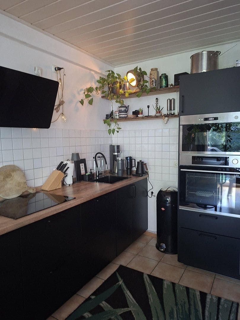Pronájem bytu 3+1 95 m², Weyerstr. 2, Essen, Severní Porýní-Vestfálsko Pronájem bytu 3+1 95 m², Weyerstr. 2, Essen, Severní Porýní-Vestfálsko