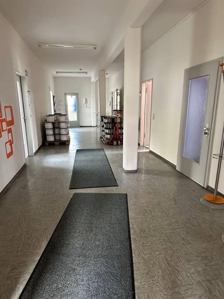 Pronájem nebytového prostoru 1.000 m², Kornbühlstr. 100, Burladingen, Bádensko-Württembersko Pronájem nebytového prostoru 1.000 m², Kornbühlstr. 100, Burladingen, Bádensko-Württembersko