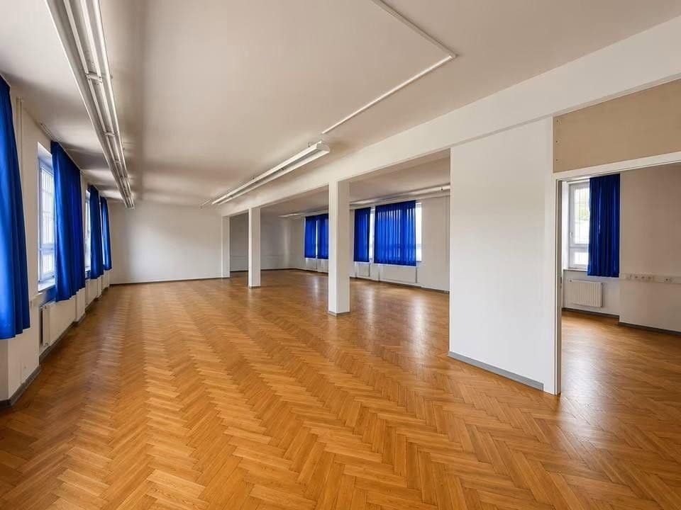 Pronájem nebytového prostoru 1.000 m², Kornbühlstr. 100, Burladingen, Bádensko-Württembersko Pronájem nebytového prostoru 1.000 m², Kornbühlstr. 100, Burladingen, Bádensko-Württembersko