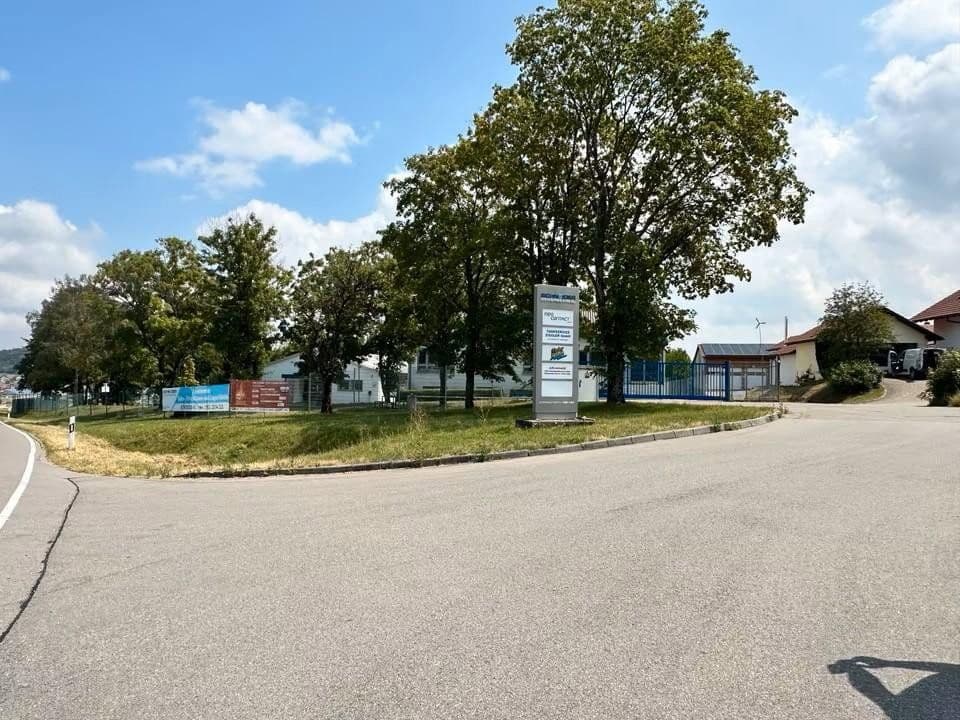 Pronájem nebytového prostoru 1.000 m², Kornbühlstr. 100, Burladingen, Bádensko-Württembersko Pronájem nebytového prostoru 1.000 m², Kornbühlstr. 100, Burladingen, Bádensko-Württembersko