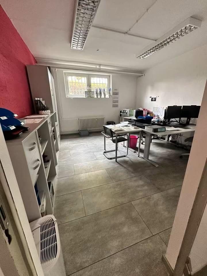 Pronájem nebytového prostoru 1.000 m², Kornbühlstr. 100, Burladingen, Bádensko-Württembersko Pronájem nebytového prostoru 1.000 m², Kornbühlstr. 100, Burladingen, Bádensko-Württembersko