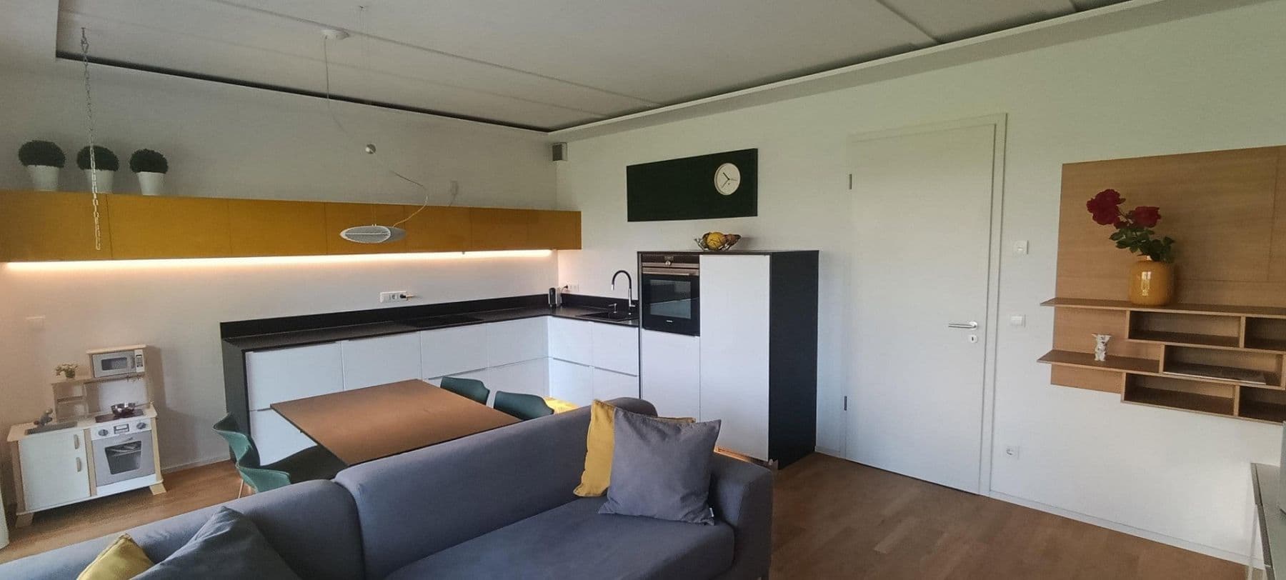 Prodej bytu 3+1 74 m², Berlin, Berlín Prodej bytu 3+1 74 m², Berlin, Berlín