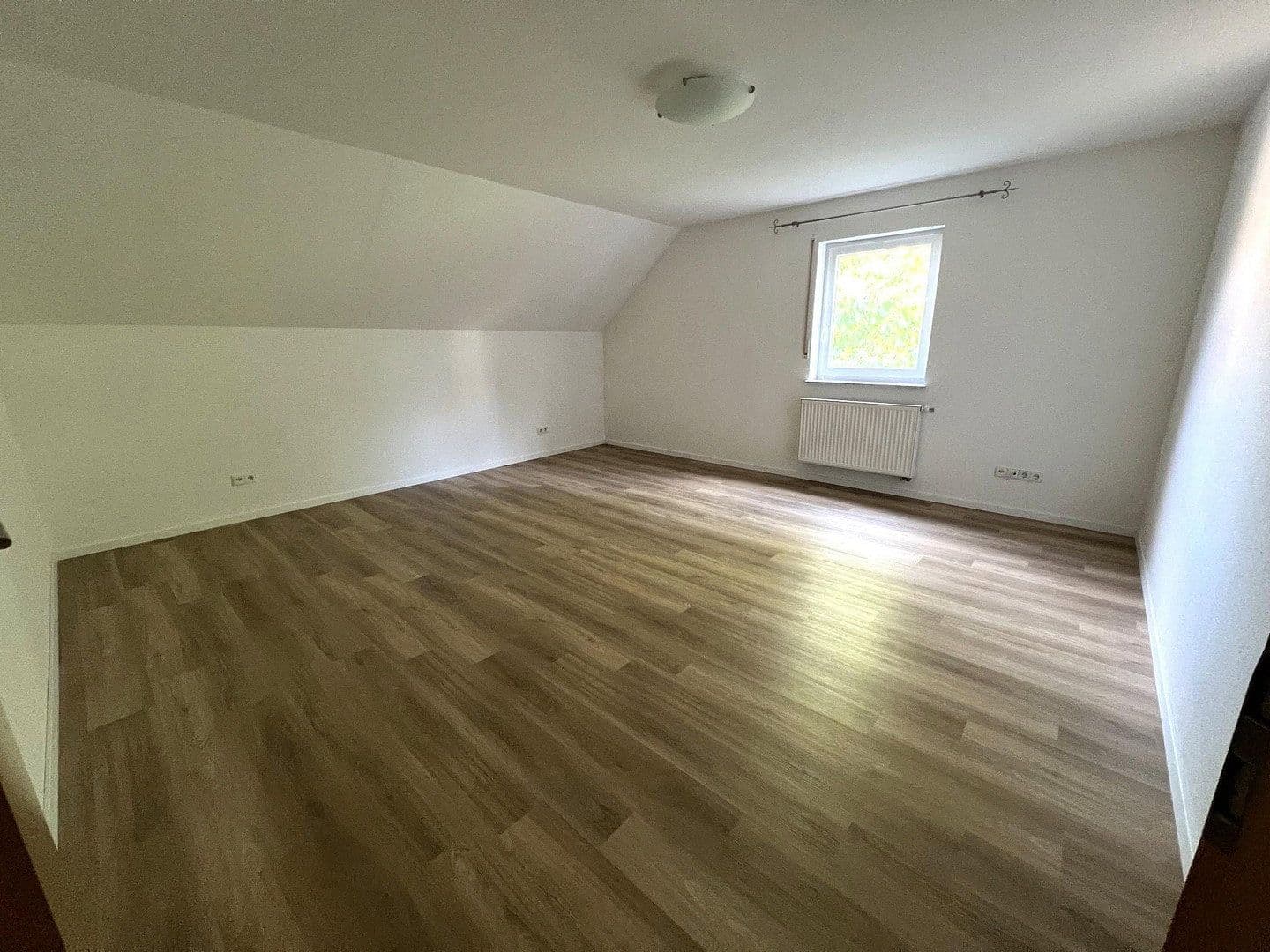 Prodej domu 328 m², pozemek 680 m², Reichenbach-Steegen, Porýní-Falc Prodej domu 328 m², pozemek 680 m², Reichenbach-Steegen, Porýní-Falc
