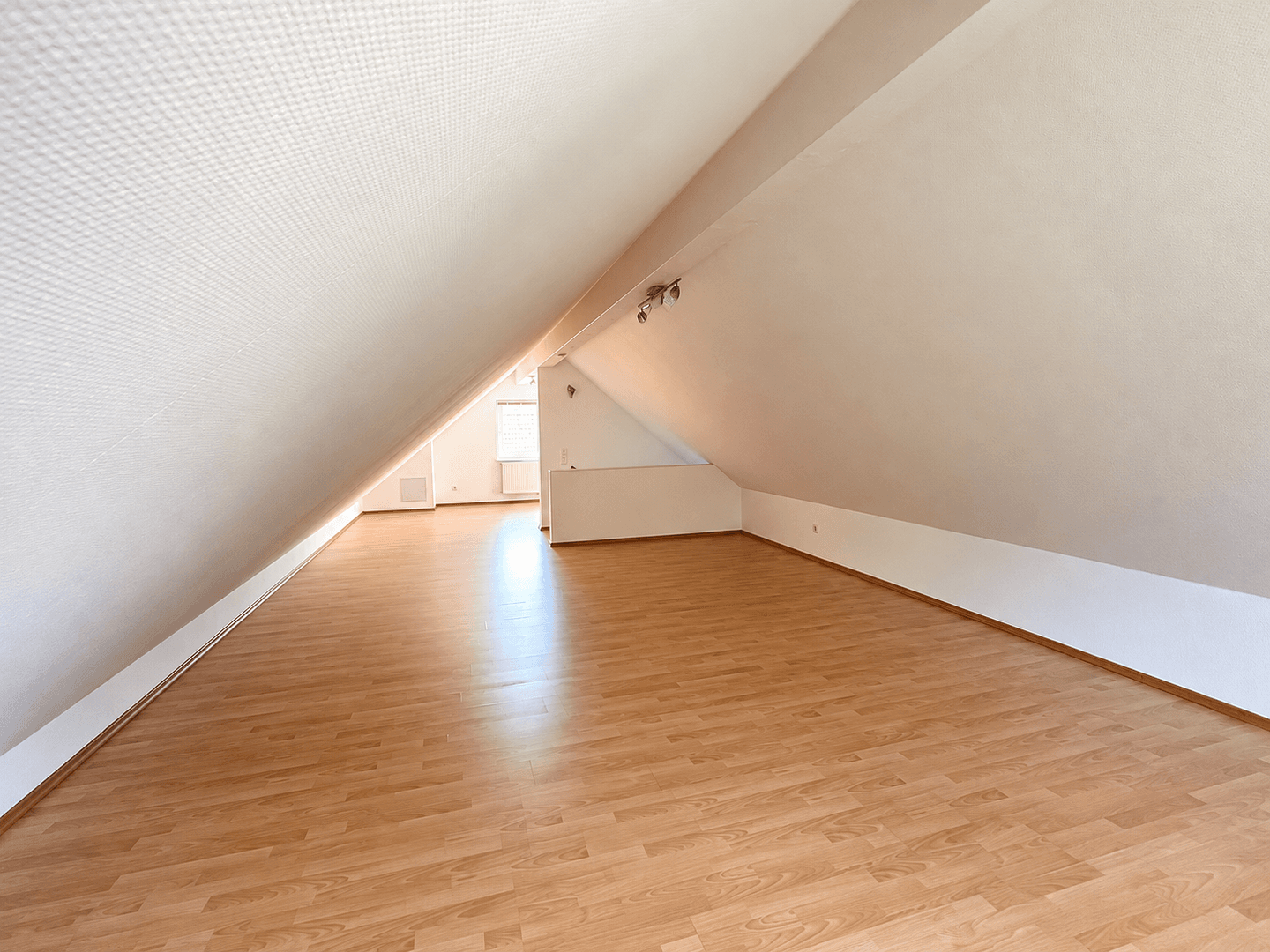 Prodej domu 328 m², pozemek 680 m², Reichenbach-Steegen, Porýní-Falc Prodej domu 328 m², pozemek 680 m², Reichenbach-Steegen, Porýní-Falc