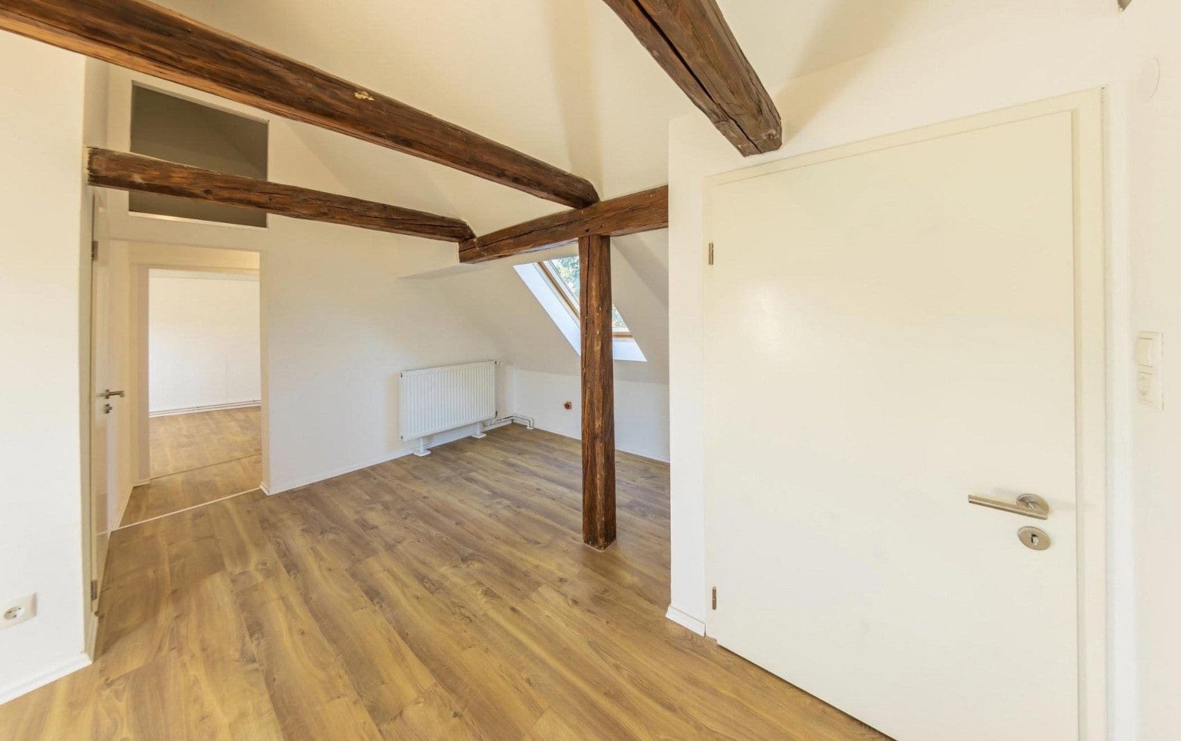 Pronájem bytu 4+1 100 m², Leipziger Straße 226, Braunschweig, Dolní Sasko Pronájem bytu 4+1 100 m², Leipziger Straße 226, Braunschweig, Dolní Sasko